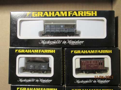 N SCALE : GRAHAM FARISH: BRITISH GOODS WAGONS - X11 - BOXED
