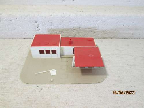 N SCALE : POLO : PETROL STATION