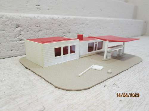 N SCALE : POLO : PETROL STATION