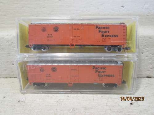 N SCALE : ATLAS : PACIFIC FRUIT EXPRESS - 50FT BOX CARS - X2- BOXED