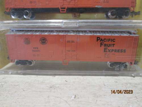 N SCALE : ATLAS : PACIFIC FRUIT EXPRESS - 50FT BOX CARS - X2- BOXED