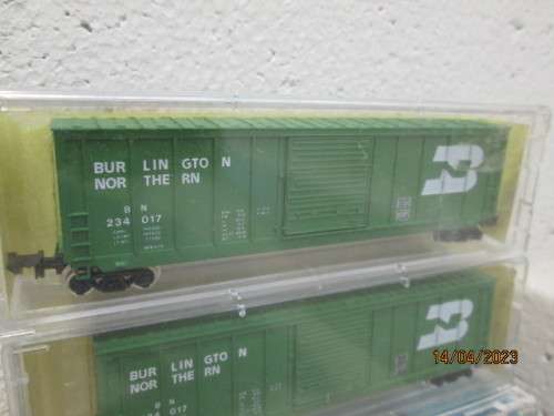 N SCALE : ROUNDHOUSE : BURLINGTON NORTHERN - X3 VARIOUS BOX CARS - BOXED