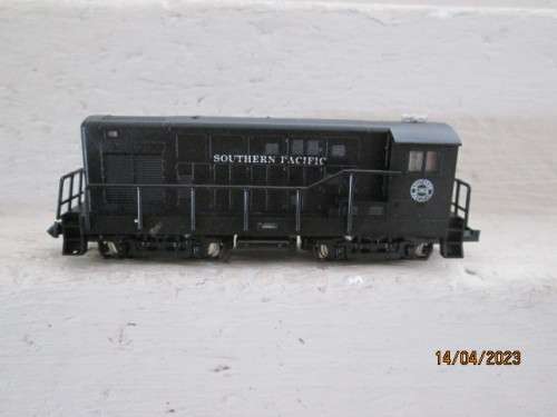 N SCALE : MINI TRIX - SOUTHERN PACIFIC DIESEL LOCOMOTIVE - BOXED