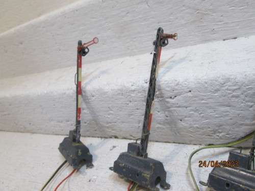 HO SCALE : VARIOUS RAIL SIGNALS -X5