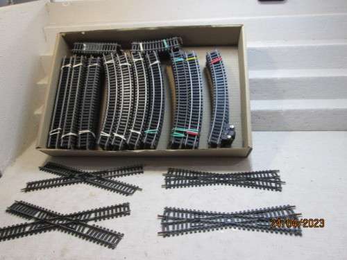 HO / OO SCALE : LIMA : VARIOUS LIMA TRACK X124 PIECES