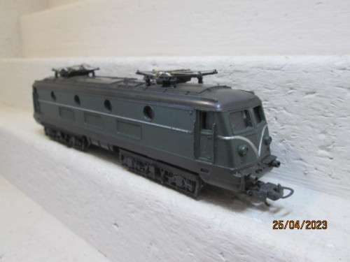HO SCALE :  LIMA : GREEN ELECTRIC LOCOMOTIVE