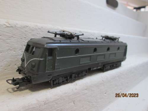 HO SCALE :  LIMA : GREEN ELECTRIC LOCOMOTIVE
