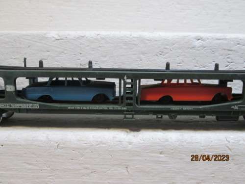 HO SCALE : LIMA : DB DARK GREEN CAR CARRIER WAGON