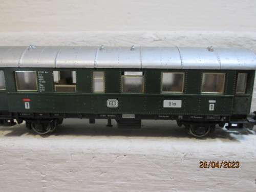 HO SCALE : LIMA : DB GREEN FIRST CLASS PASSENGER COACHES - X2