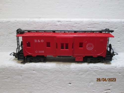 HO SCALE : LIMA : B&O CABOOSE
