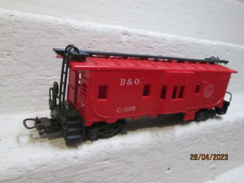 HO SCALE : LIMA : B&O CABOOSE
