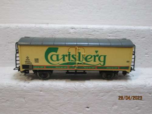 HO SCALE : LIMA : BOX CAR - CARLSBURG