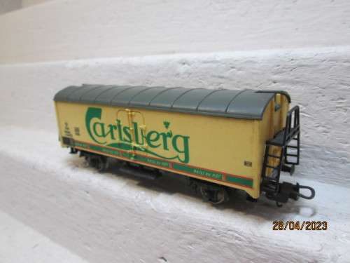 HO SCALE : LIMA : BOX CAR - CARLSBURG