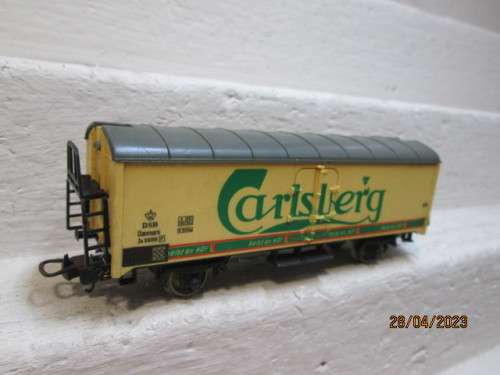 HO SCALE : LIMA : BOX CAR - CARLSBURG
