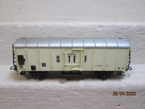 HO SCALE : LIMA : BOX CAR - STEF