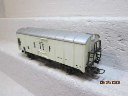 HO SCALE : LIMA : BOX CAR - STEF