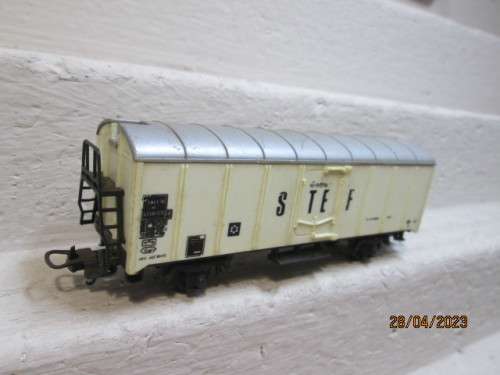 HO SCALE : LIMA : BOX CAR - STEF