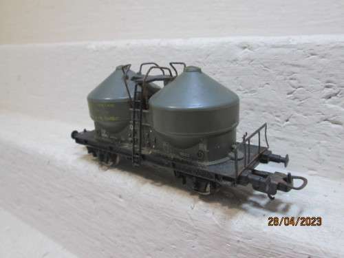 HO SCALE : LIMA : DARK GREY TWIN TANKER