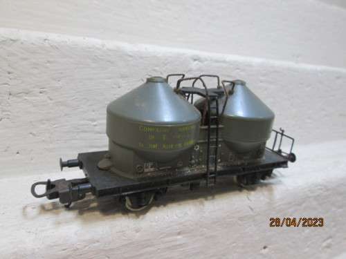 HO SCALE : LIMA : DARK GREY TWIN TANKER
