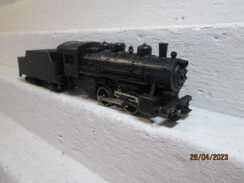 HO SCALE : LIMA : BLACK 0-4-0 STEAM LOCOMOTIVE - BOXED