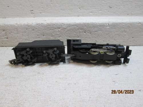 HO SCALE : LIMA : BLACK 0-4-0 STEAM LOCOMOTIVE - BOXED