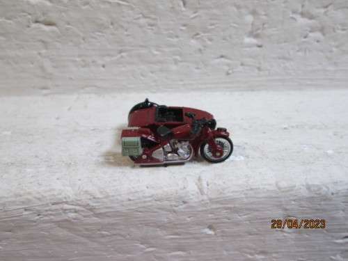 OO SCALE : OXFORD : OLD STYLE MOTORBIKE WITH SIDE CAR - BOXED