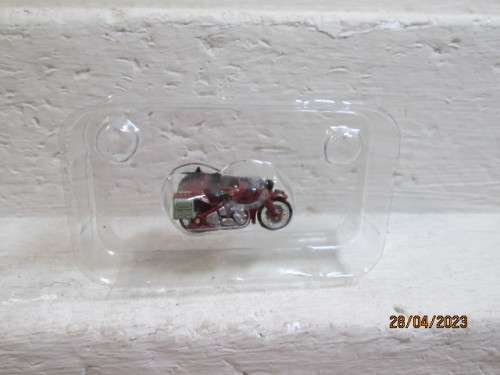 OO SCALE : OXFORD : OLD STYLE MOTORBIKE WITH SIDE CAR - BOXED