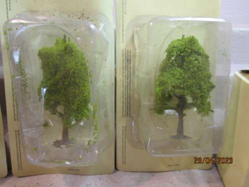HO / OO SCALE : TREES X7 - BOXED