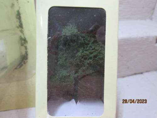HO / OO SCALE : TREES X6 - BOXED