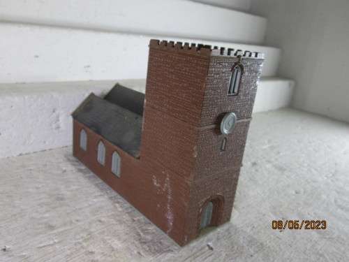 N SCALE : CASTLE / CHURCH BUILDING