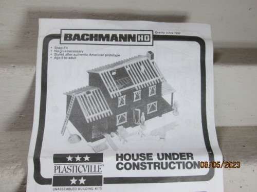 HO SCALE : BACHMANN : BUILDING UNDER CONSTRUCTON