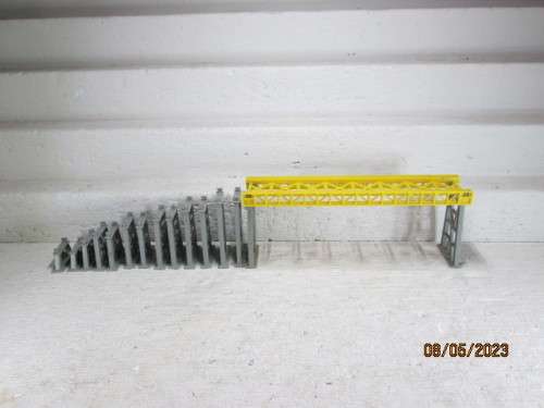 HO / OO SCALE : LIMA : BRIDGE WITH TRACK SUPPORTS