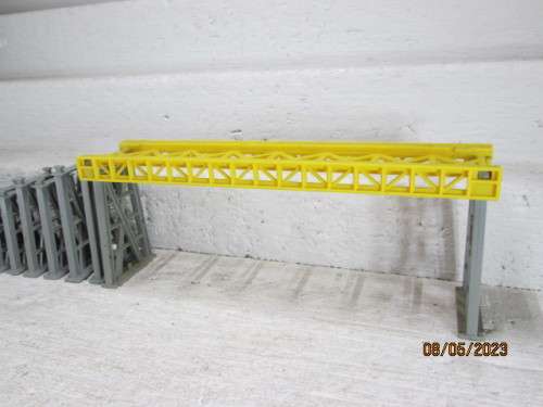 HO / OO SCALE : LIMA : BRIDGE WITH TRACK SUPPORTS