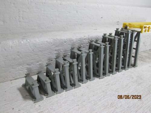 HO / OO SCALE : LIMA : BRIDGE WITH TRACK SUPPORTS