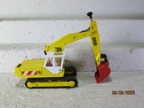DIE CAST : MATCHBOX : SUPER KINGS - JCB 808 EXCAVATOR