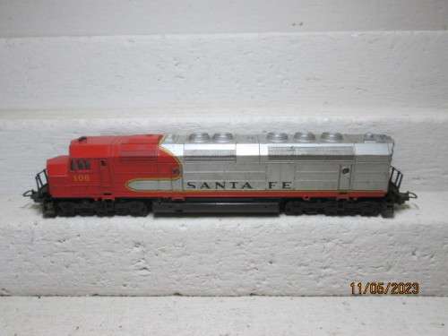 HO SCALE : LIMA : SANTE FE - DIESEL LOCOMOTIVE