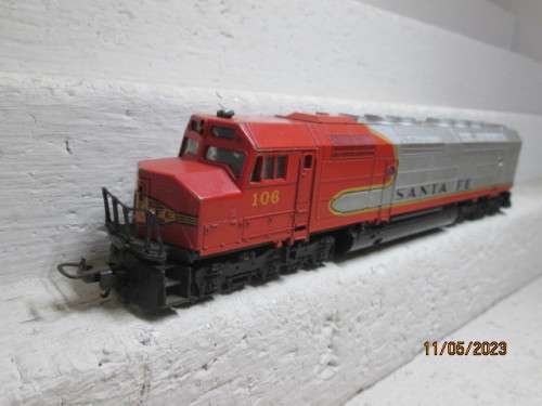 HO SCALE : LIMA : SANTE FE - DIESEL LOCOMOTIVE