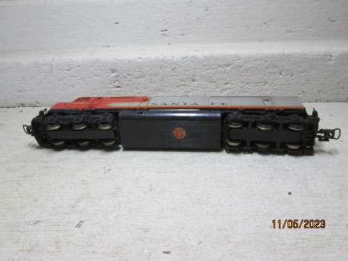 HO SCALE : LIMA : SANTE FE - DIESEL LOCOMOTIVE