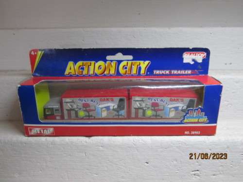 HO SCALE : ACTION CITY :  VOLVO TRUCK & TRAILER - BOXED