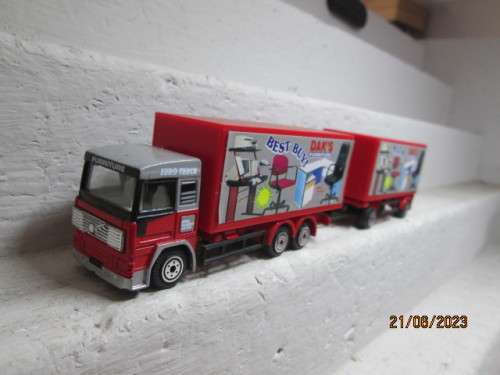 HO SCALE : ACTION CITY :  VOLVO TRUCK & TRAILER - BOXED