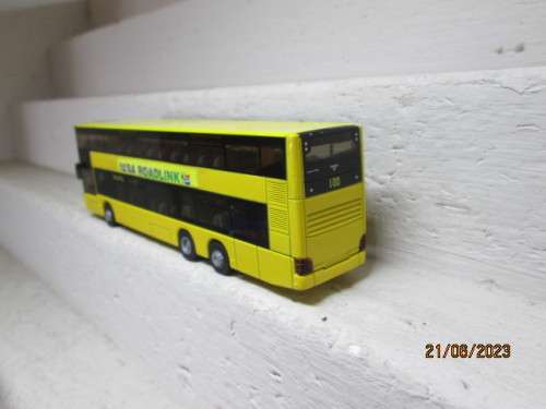 HO SCALE : SIKU :  YELLOW LUXURY BUS - SA ROAD LINK - BOXED