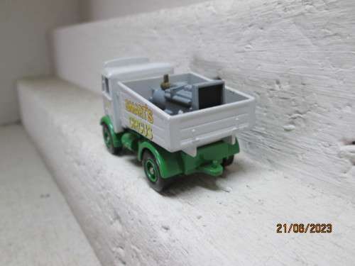 OO SCALE : DAYS GONE - CIRCUS TRUCK WITH LOAD