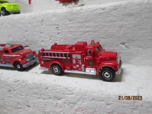 HO / OO SCALE : FIRE & RESCUE VEHICLE SET - X5