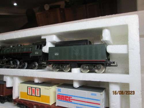 HO SCALE : LIMA - SNCF STEAM LOCO TRAIN SET - BOXED