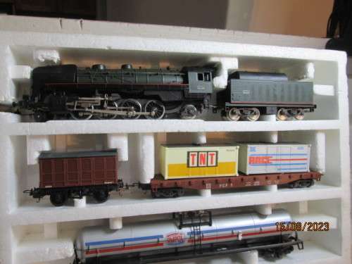 HO SCALE : LIMA - SNCF STEAM LOCO TRAIN SET - BOXED