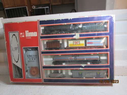HO SCALE : LIMA - SNCF STEAM LOCO TRAIN SET - BOXED