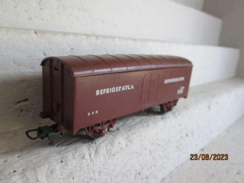 HO SCALE : LIMA - SAR - REFRIDGERATION TRUCK