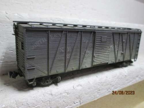 HO SCALE : ROUNDHOUSE - OLD STYLE BOX CAR - BOXED