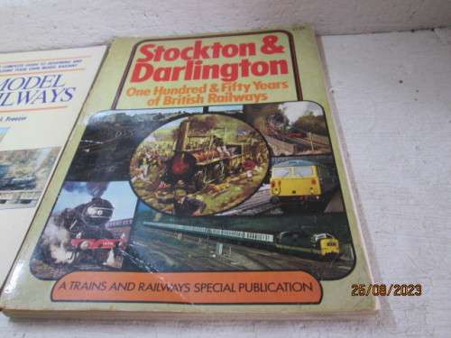 SOFTCOVER BOOKS : VARIOUS TRAINS - X5