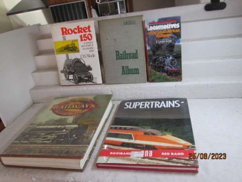 HARDCOVER BOOKS : VARIOUS TRAINS X5 - INCLUDING X1 ON SAR TRAINS